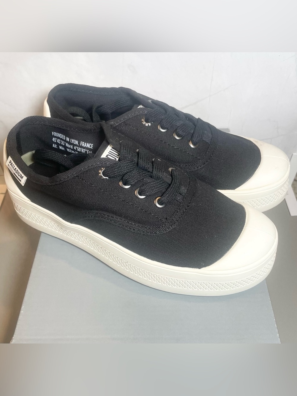 Palladium Womens SUB Low Black Canvas Sneakers Sz 5.5 NEW